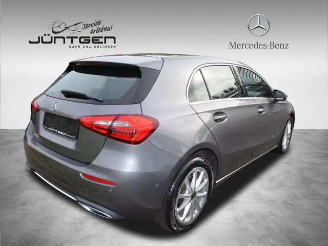 Mercedes-Benz A 220