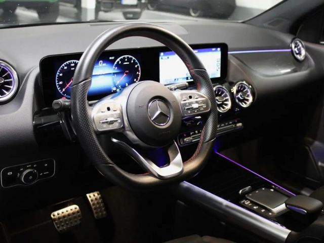 Mercedes-Benz GLA 180