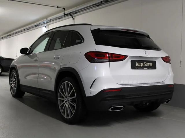 Mercedes-Benz GLA 180