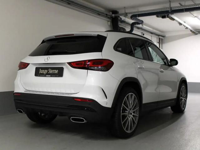 Mercedes-Benz GLA 180