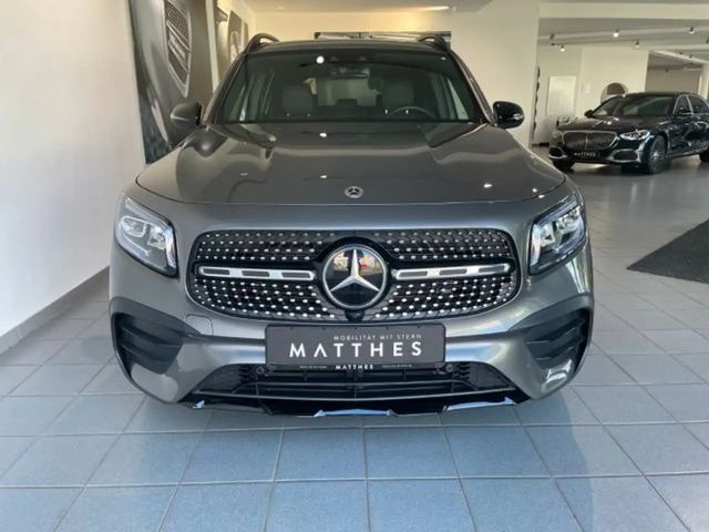 Mercedes-Benz GLB 220