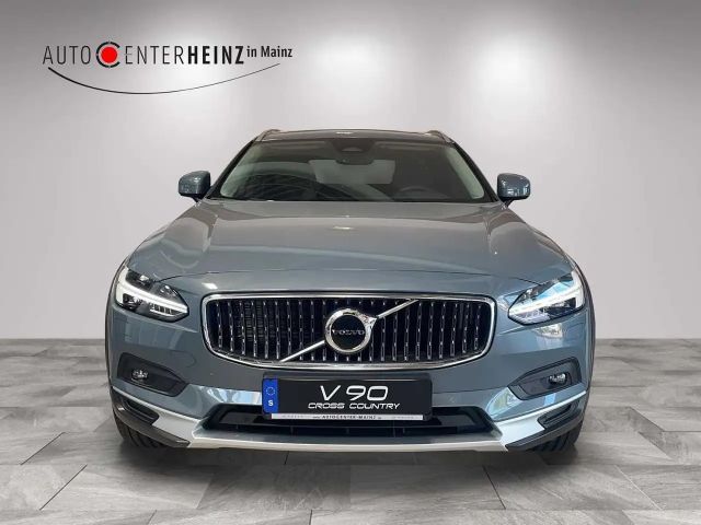 Volvo V90 Cross Country