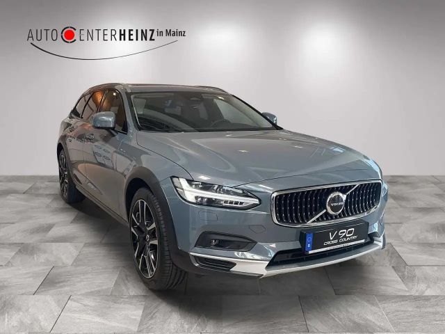 Volvo V90 Cross Country