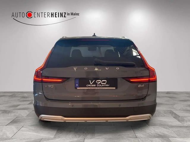 Volvo V90 Cross Country