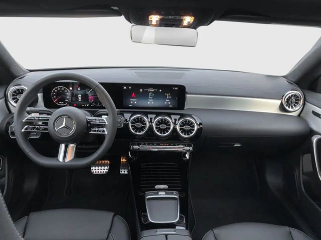 Mercedes-Benz CLA 220