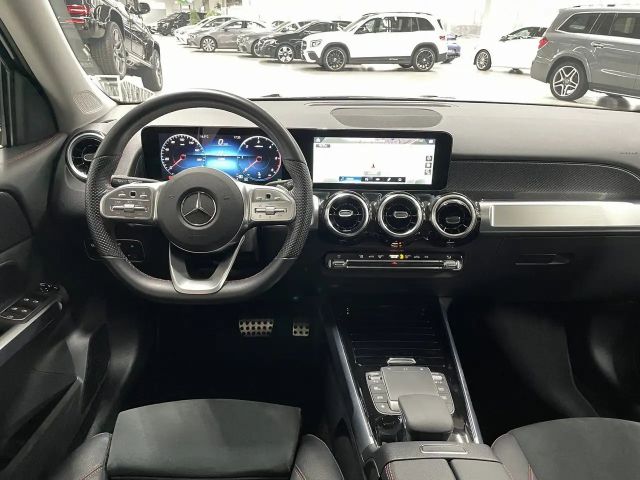 Mercedes-Benz GLB 220