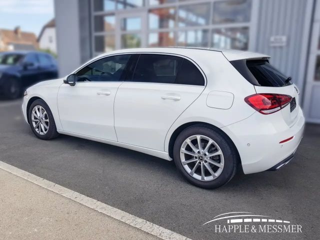 Mercedes-Benz A 220