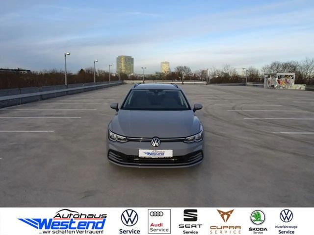 Volkswagen Golf Variant Life 1.5 eTSI 110kW DSG Navi LED AHK Klima Navi 2024 Benzine
