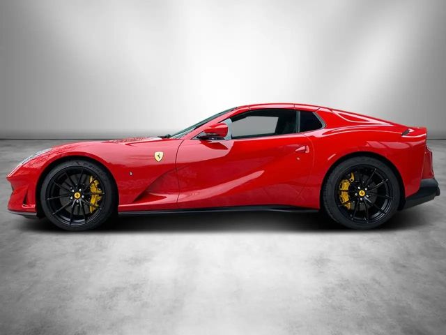 Ferrari 812