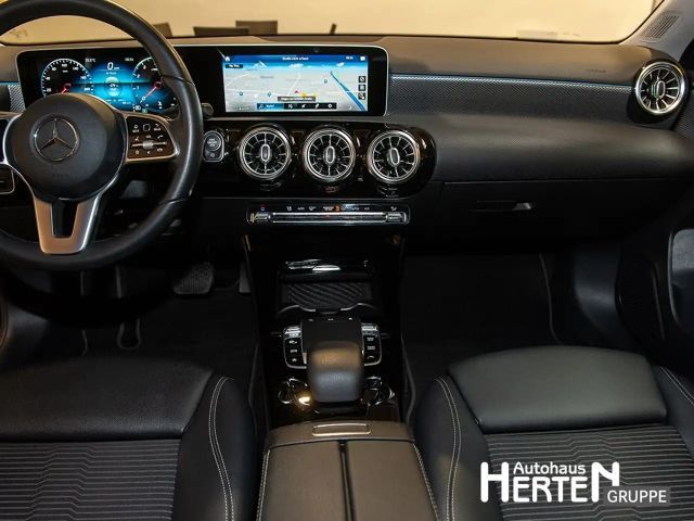 Mercedes-Benz A 220