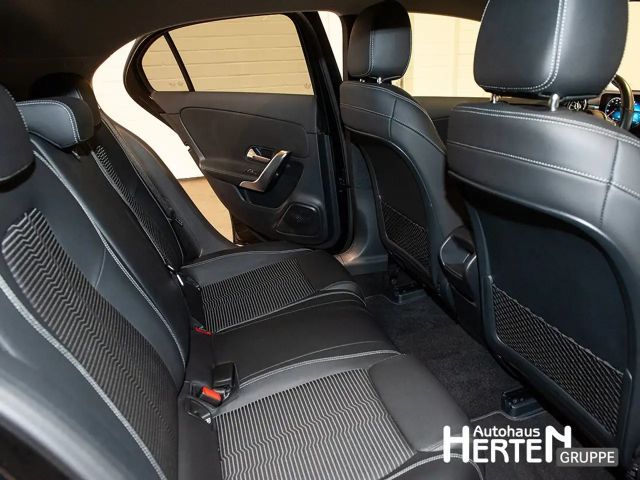 Mercedes-Benz A 220
