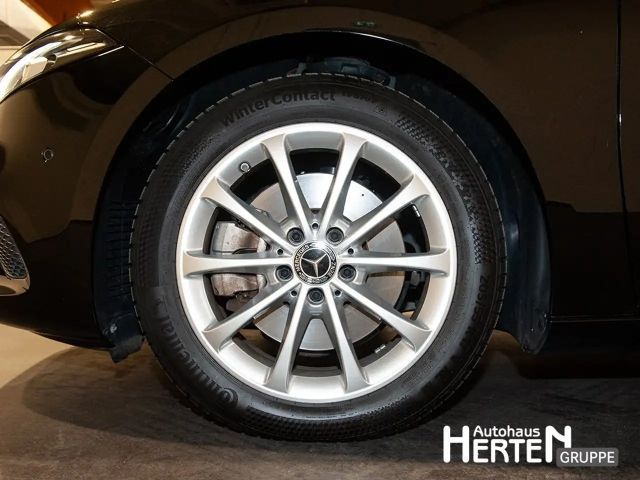 Mercedes-Benz A 220