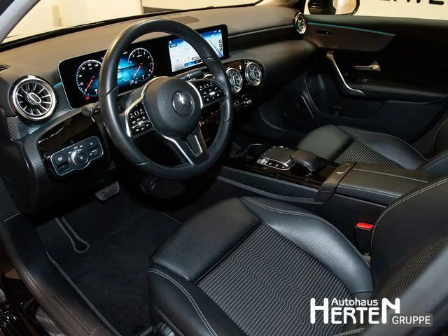Mercedes-Benz A 220