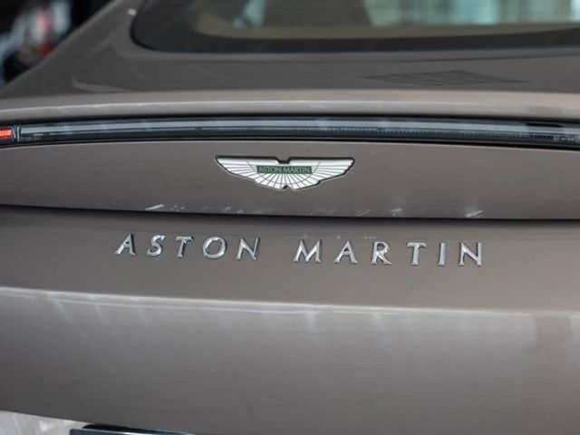 Aston Martin V8