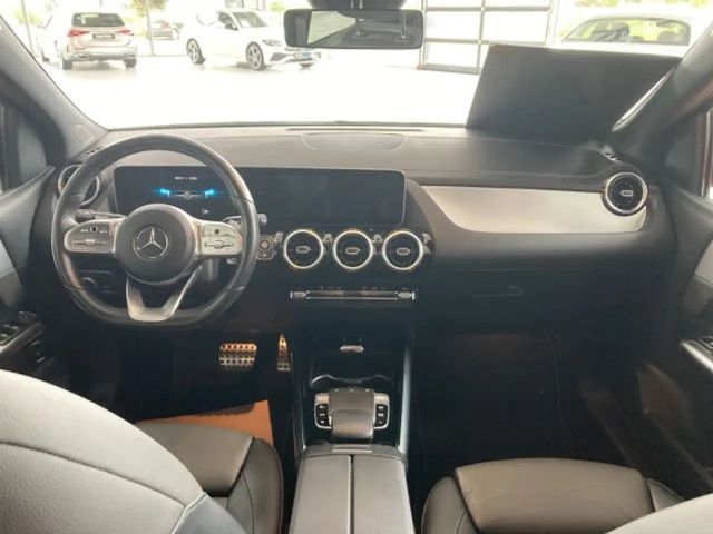 Mercedes-Benz B 220