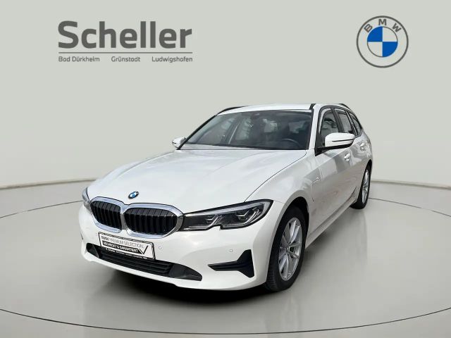 BMW 330 2021 Hybride / Benzine