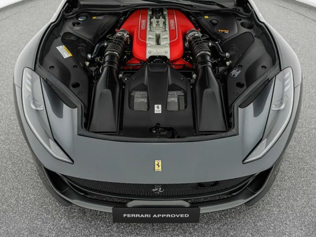 Ferrari 812