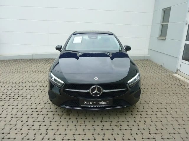 Mercedes-Benz A 250 2023 Hybride / Benzine