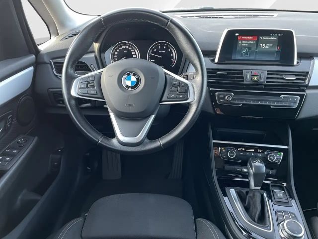 BMW 225