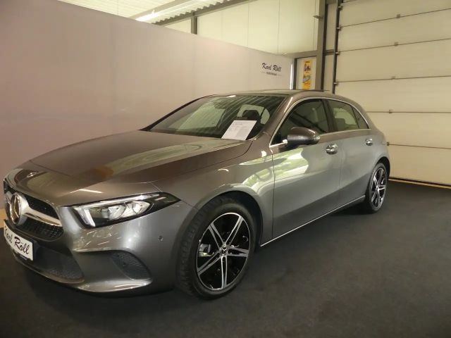 Mercedes-Benz A 250 2023 Hybride / Benzine