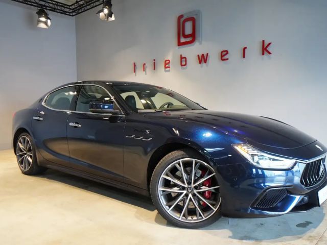 Maserati Ghibli 2022 Benzine