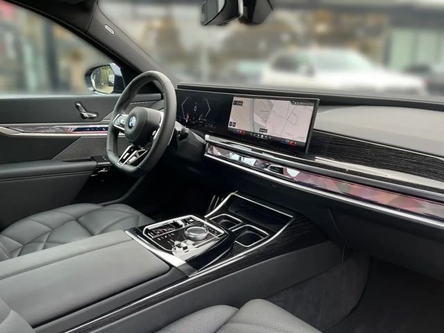 BMW 740