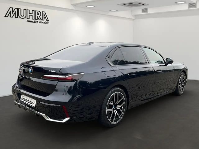 BMW 740