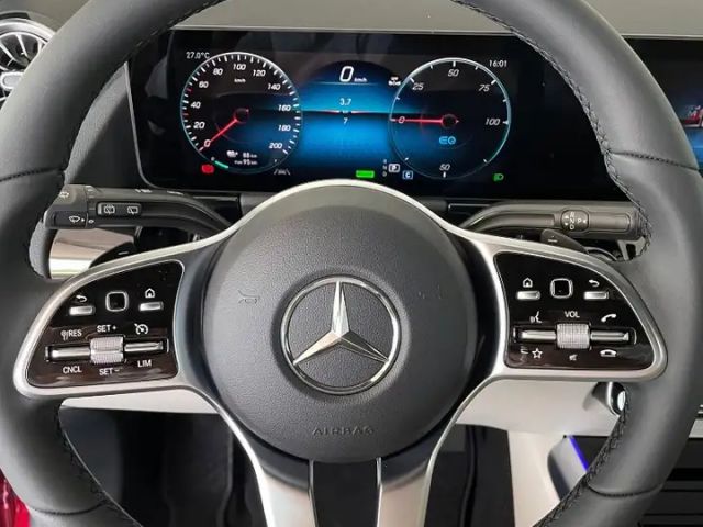 Mercedes-Benz EQA 300