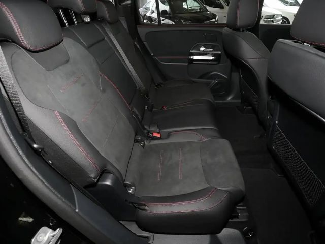 Mercedes-Benz GLB 220