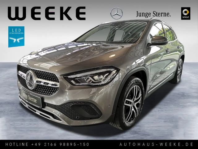 Mercedes-Benz GLA 180 2023 Benzine