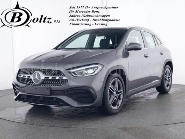 Mercedes-Benz GLA 180 2023 Benzine