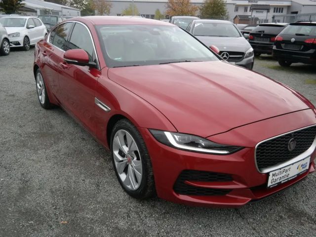 Jaguar XE 2021 Benzine