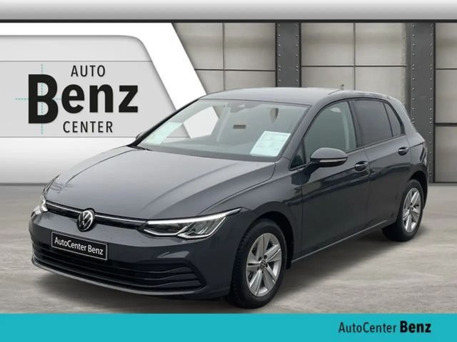 Volkswagen Golf VIII 1.5 eTSI LIFE CAM*PDC*SHZ*CLIMA* Klima Navi 2024 Benzine