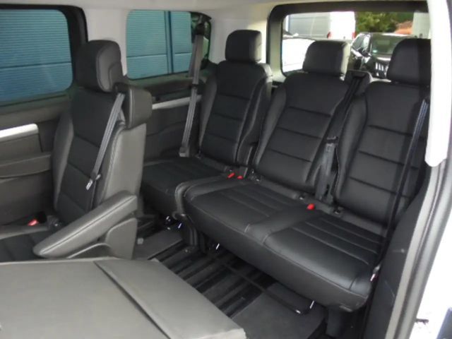 Peugeot Traveller