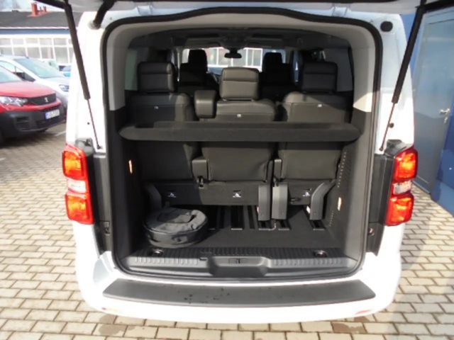 Peugeot Traveller