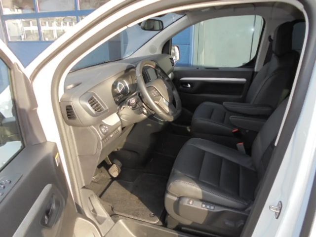 Peugeot Traveller