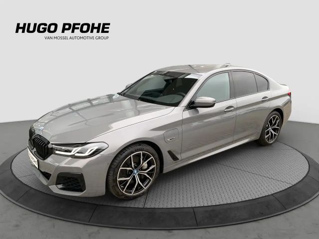 BMW 545 2022 Hybride / Benzine