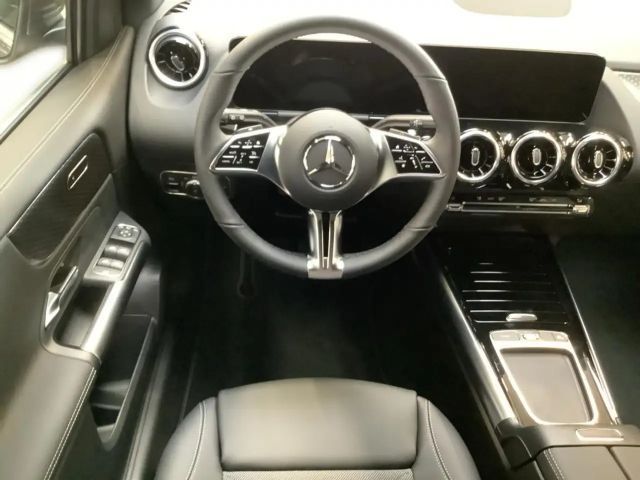 Mercedes-Benz B 220