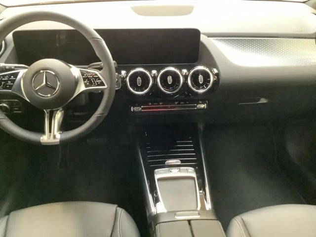 Mercedes-Benz B 220