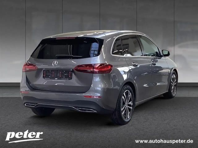 Mercedes-Benz B 220