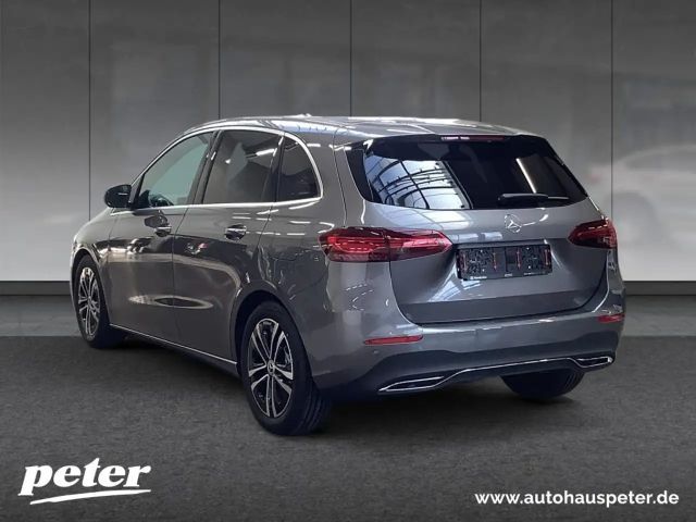 Mercedes-Benz B 220