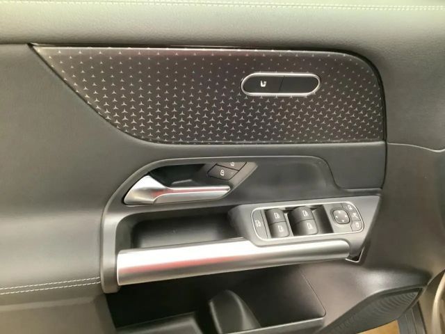 Mercedes-Benz B 220