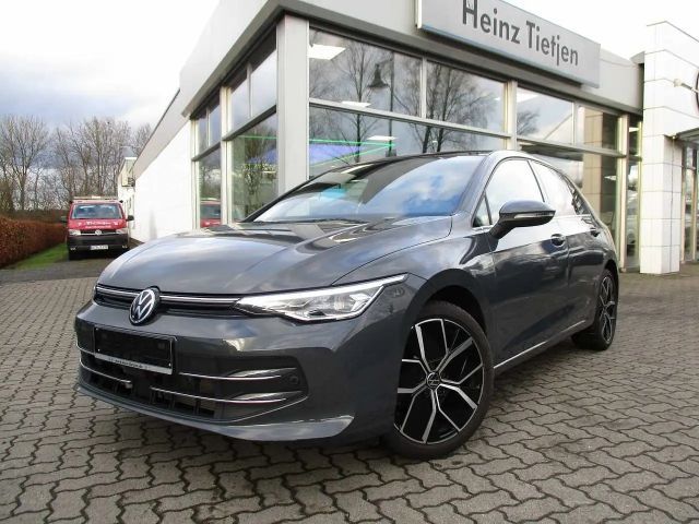 Volkswagen Golf VIII 1.5 eTSI OPF DSG Edition 50 2024 Benzine