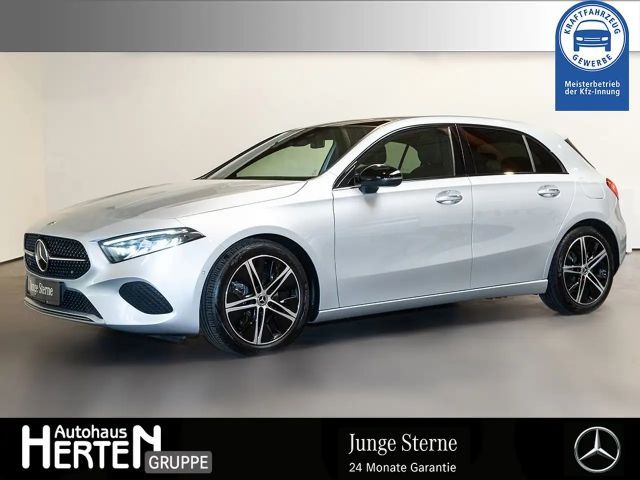 Mercedes-Benz A 180 2024 Benzine