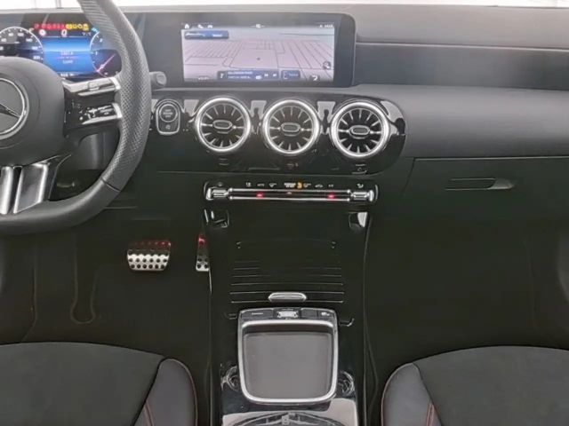 Mercedes-Benz A 220