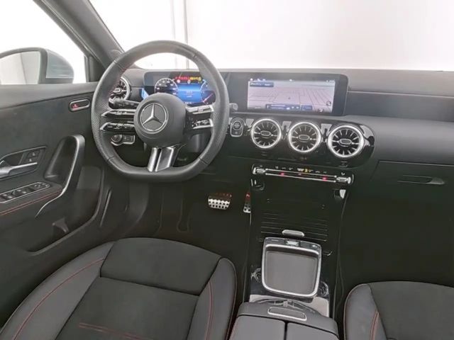 Mercedes-Benz A 220