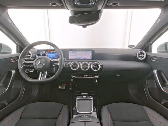 Mercedes-Benz A 220