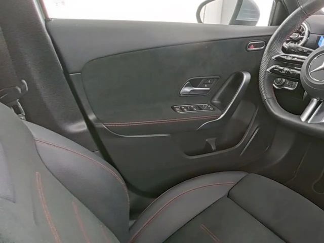 Mercedes-Benz A 220