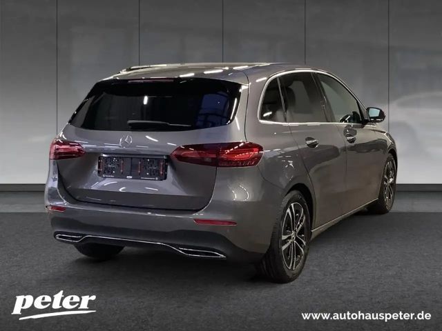 Mercedes-Benz B 220