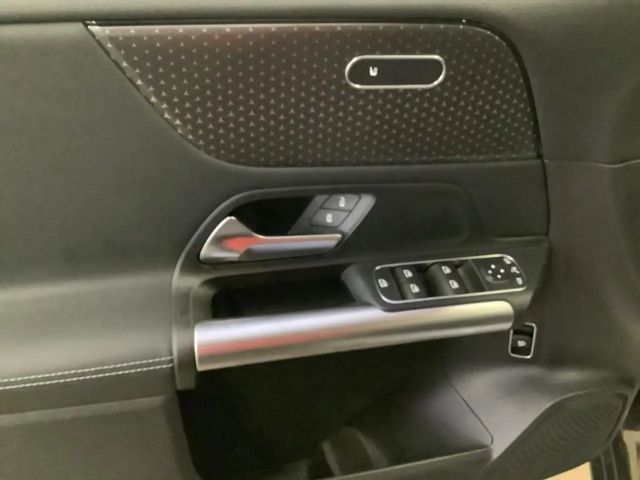 Mercedes-Benz B 220